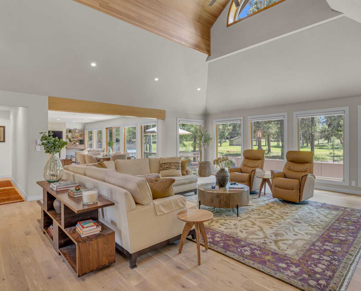 Beautiful family room in Sunriver, OR